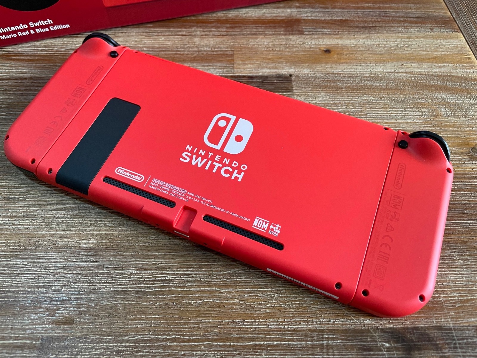 Nintendo Switch Mario Red & Blue Edition – 32GB HAC-001(-01)