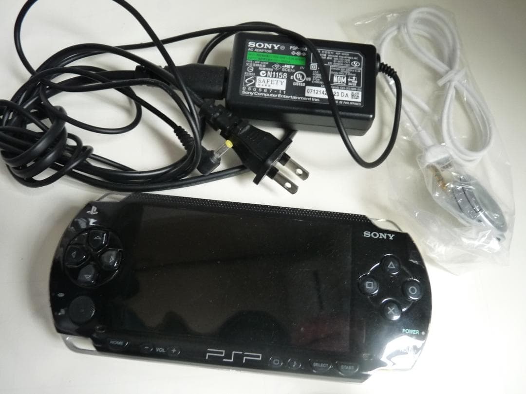 Sony PSP-1000 Black Console Tested Working Region Free w/ Remote Charger 2GB