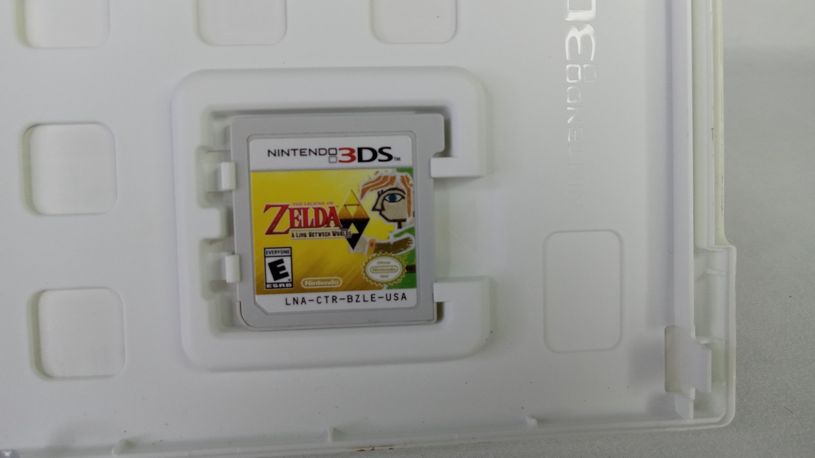 Zelda A Link Between Worlds Limited Edition Gold 3DS XL Video Game Bundle Tested
