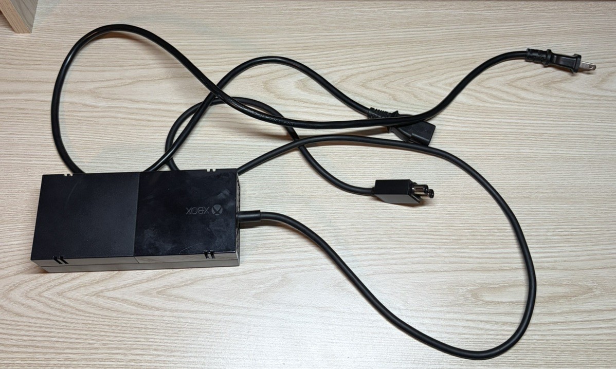Microsoft Xbox One 1540 Console With 1 Controller