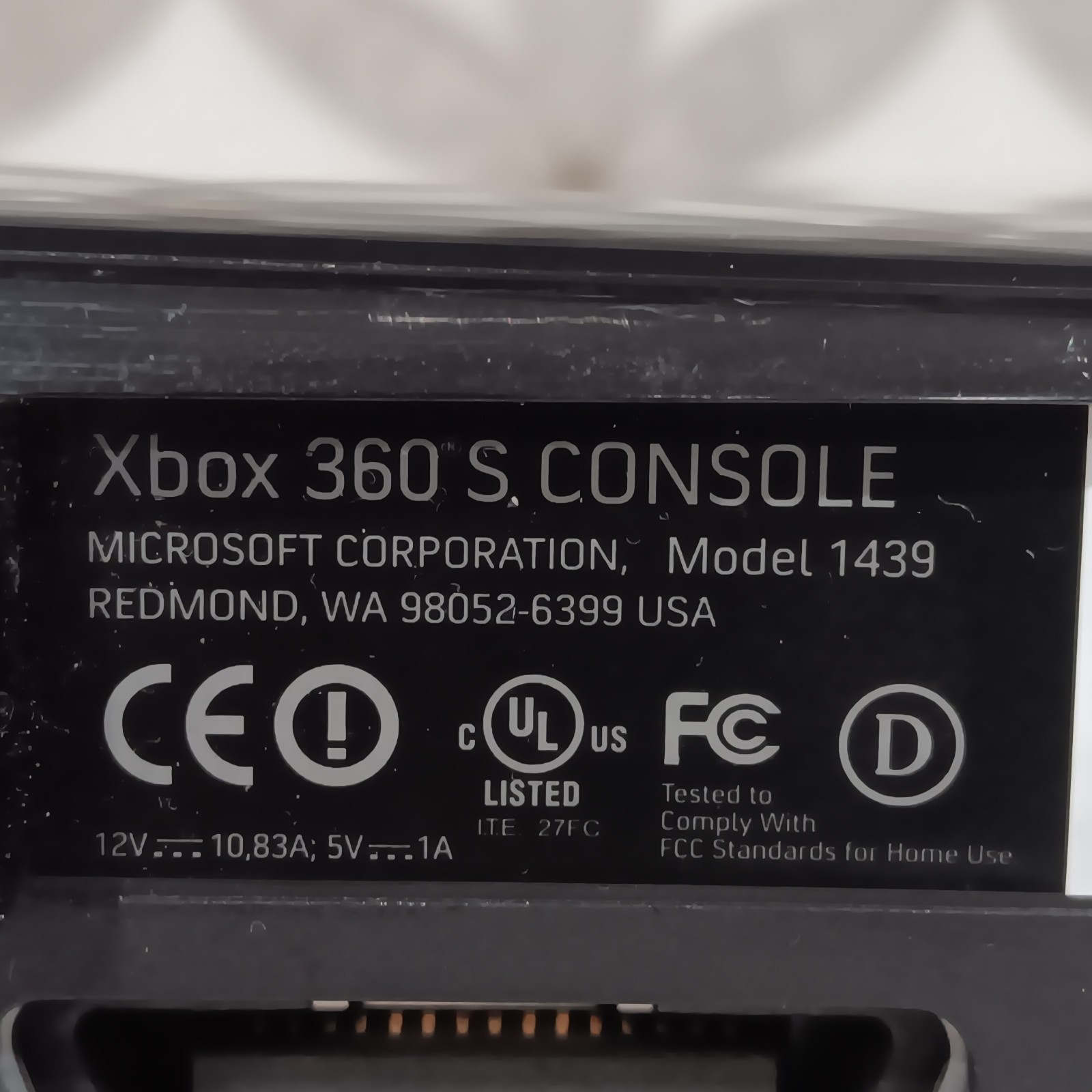Xbox 360 S Slim Game Console 1439 – 250GB HDD w/ Free Game Tested and Working