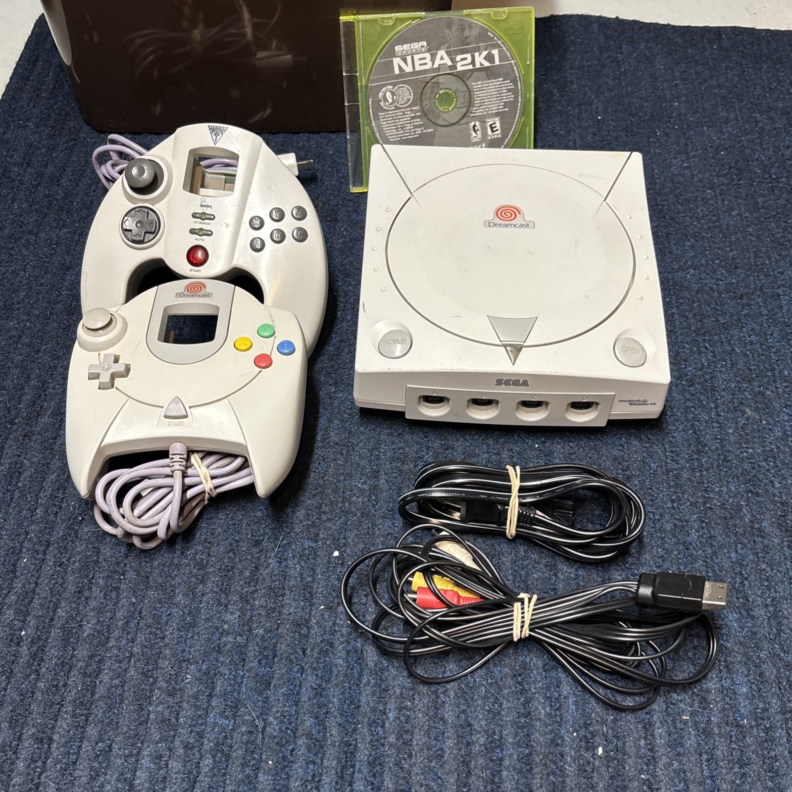 Saga Dreamcast Console Two Controllers, Game, Power And AV Cable HKT-3020 TESTED