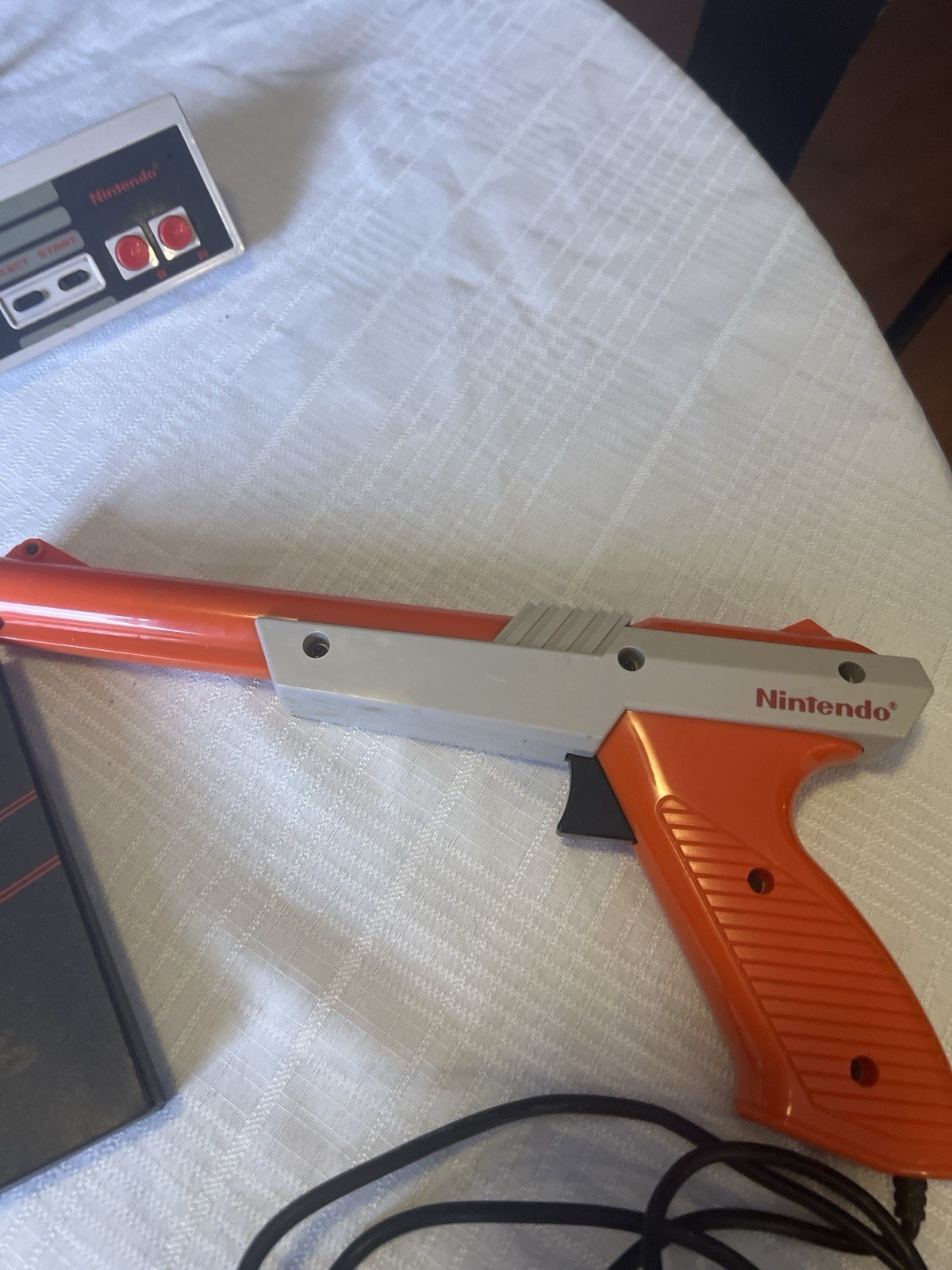 Nintendo NES-001 Console Bundle 2 Controllers Zapper Super Mario Bros 2 Tested