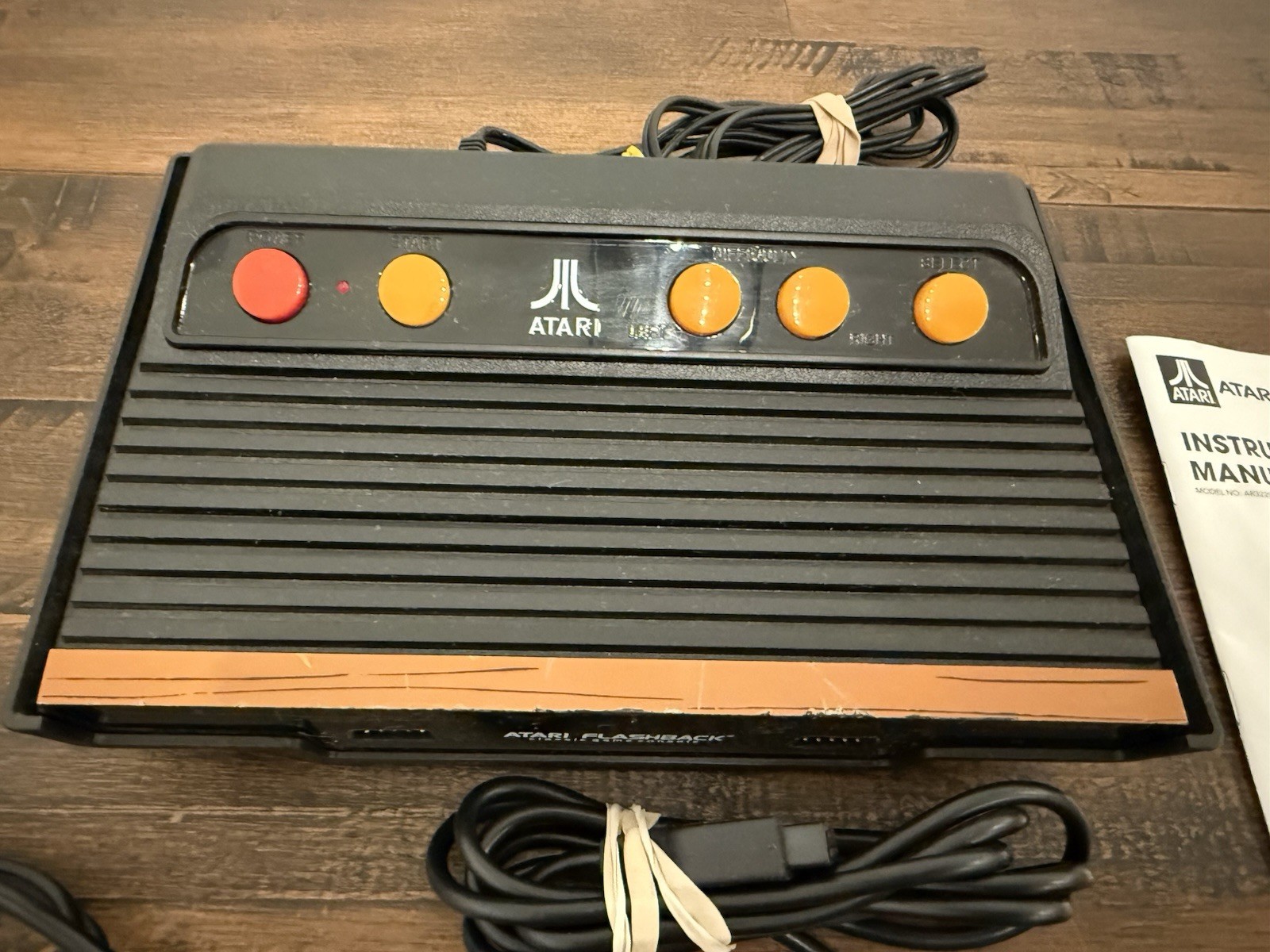 Atari Flashback Console 105 Built In Games 40th Anniversary 2 Controllers AV EUC