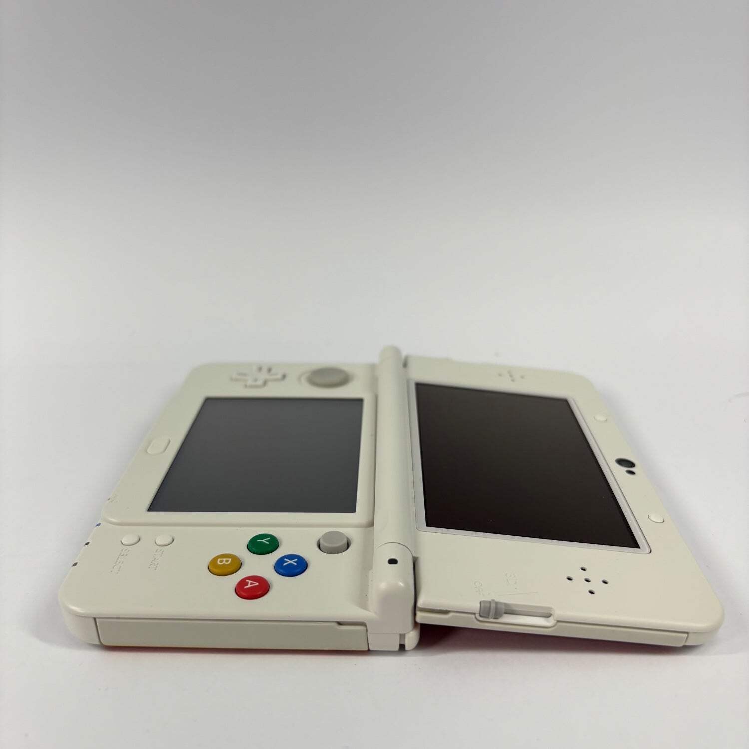 New Nintendo 3DS Handheld Game Console KTR-001 Charizard Pokemon Edition White