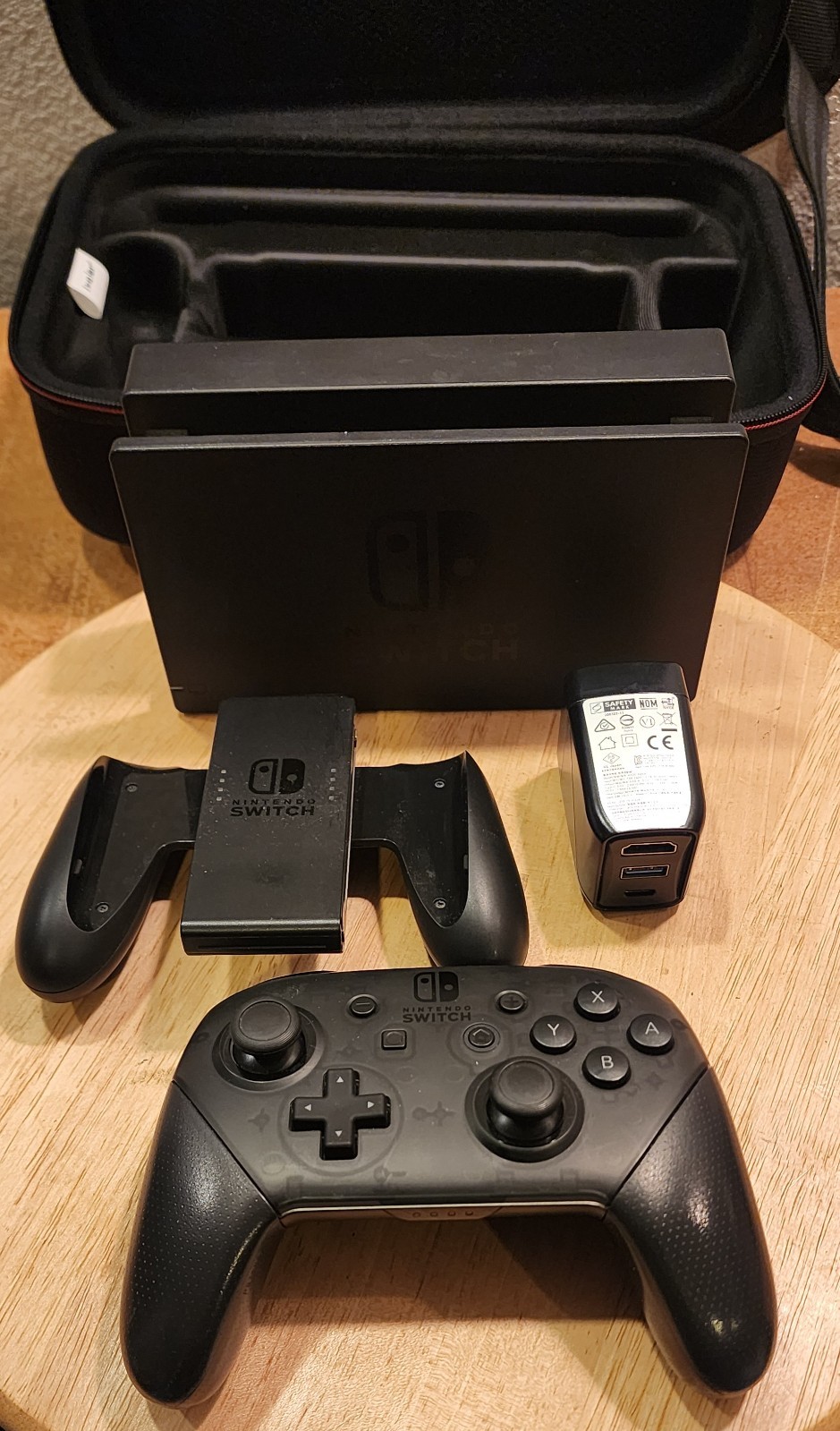 Nintendo Switch Joy Con, Dock, Controller, Comfort Grip & Charger – HAC-001