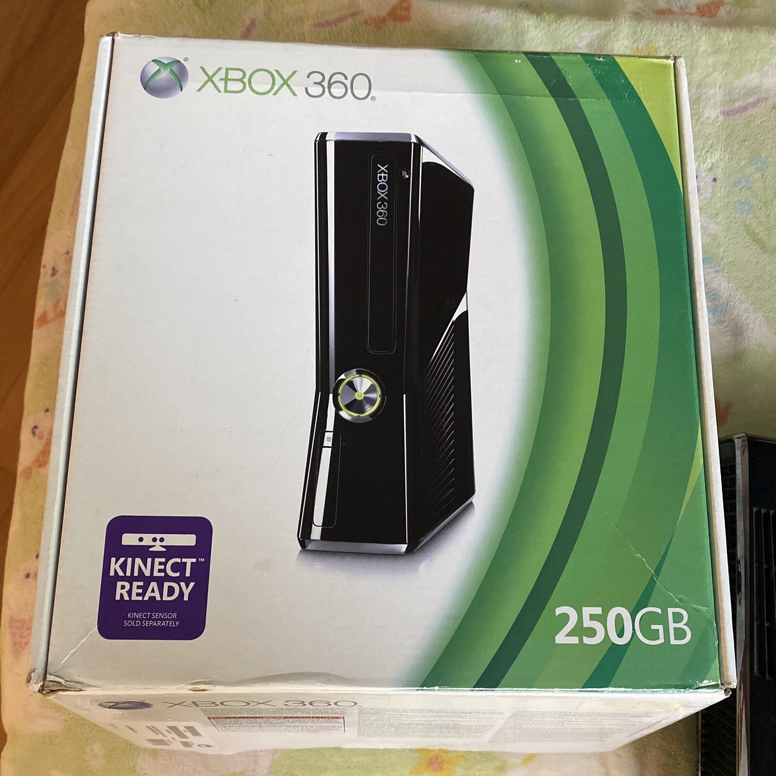 Microsoft Xbox 360 250gb set Boxed Console Controllers Used 2 Controllers
