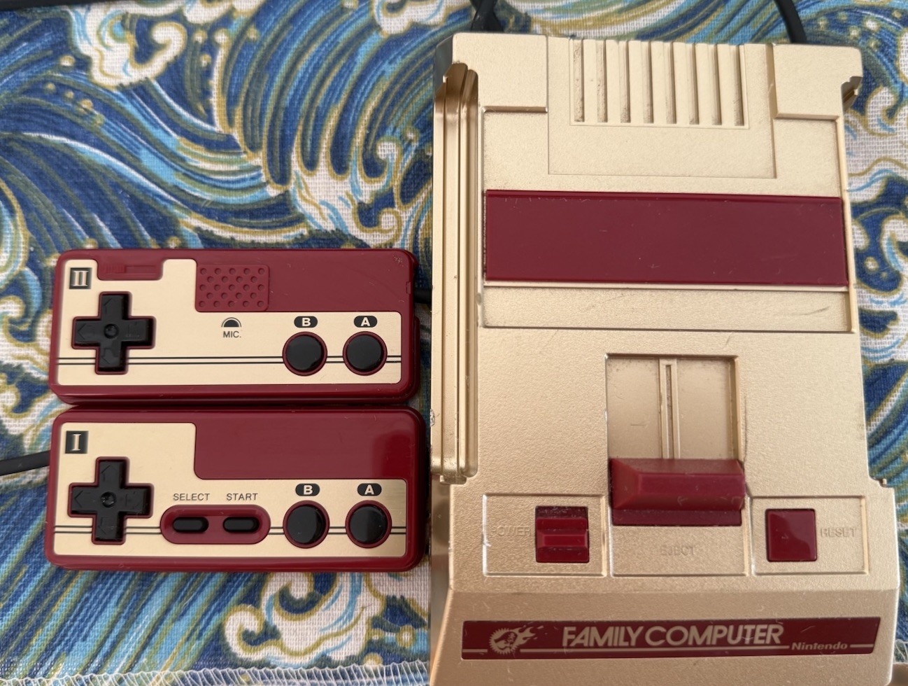 Nintendo Classic Mini Famicom Weekly Shonen Jump 50th Anniversary Gold Used