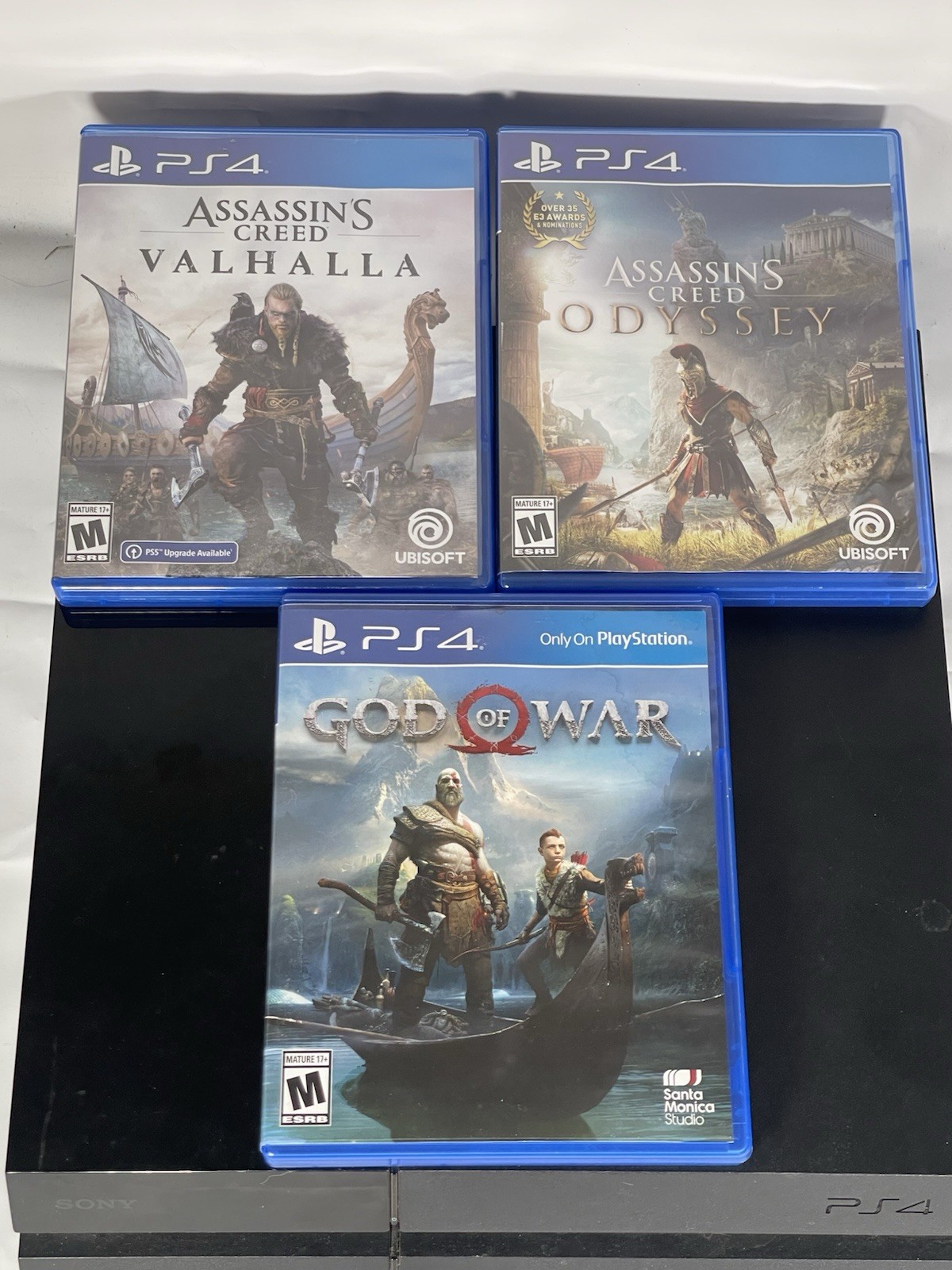 Sony Playstation 4 500GB PS4 Console With 2 Controllers Games