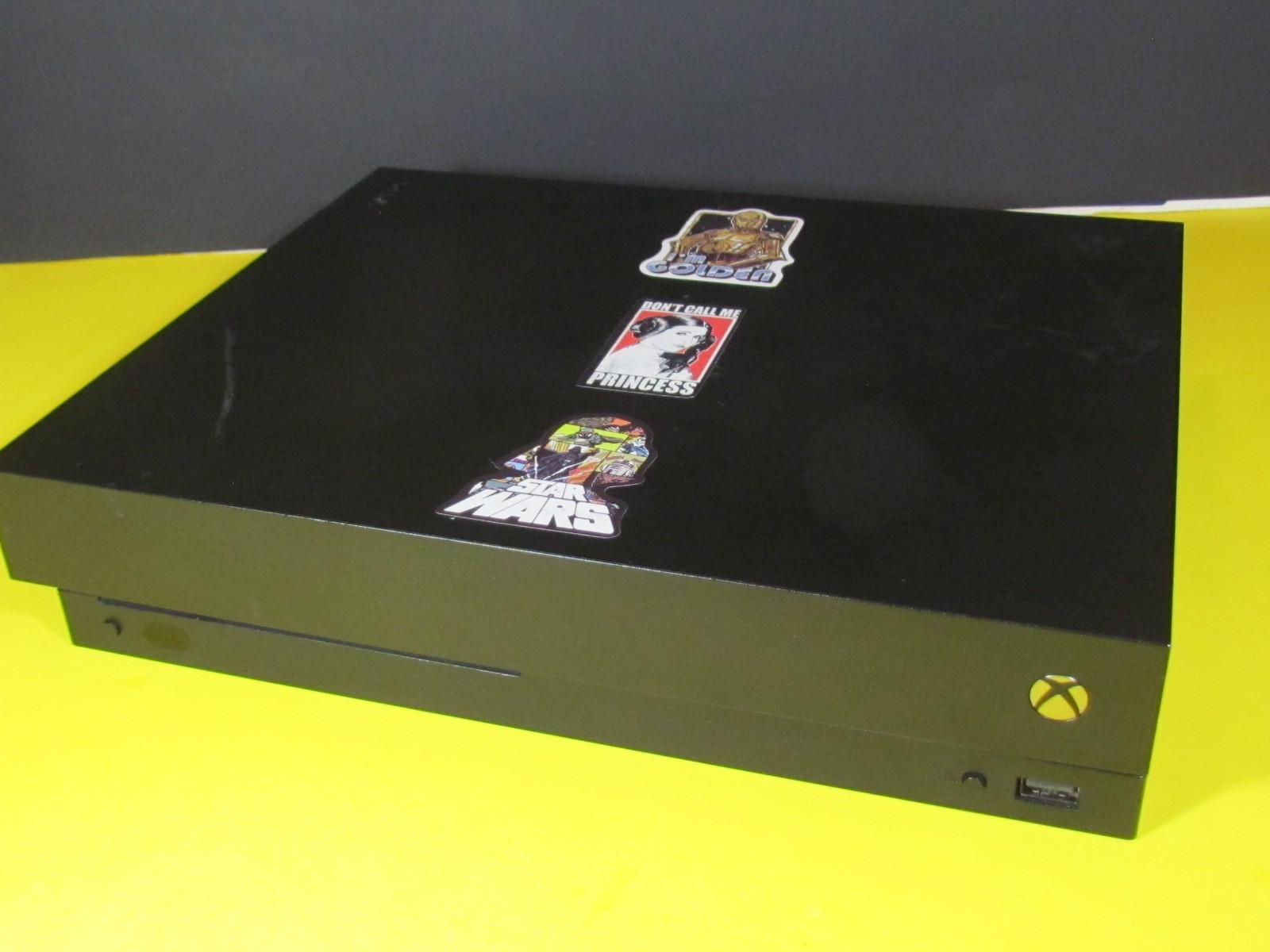 Microsoft Xbox One X 1TB Console 4K .Wi-Fi & With games on HDD you can play.