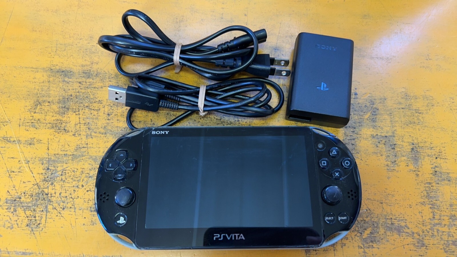 Sony PS Vita Khaki Black PCH 2000 ZA16 Slim Region Free