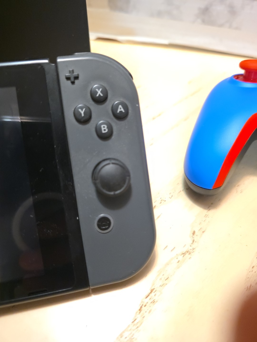 NINTENDO SWITCH HANDHELD – HAC-001, One Wireless Controller, One Wired Controlle