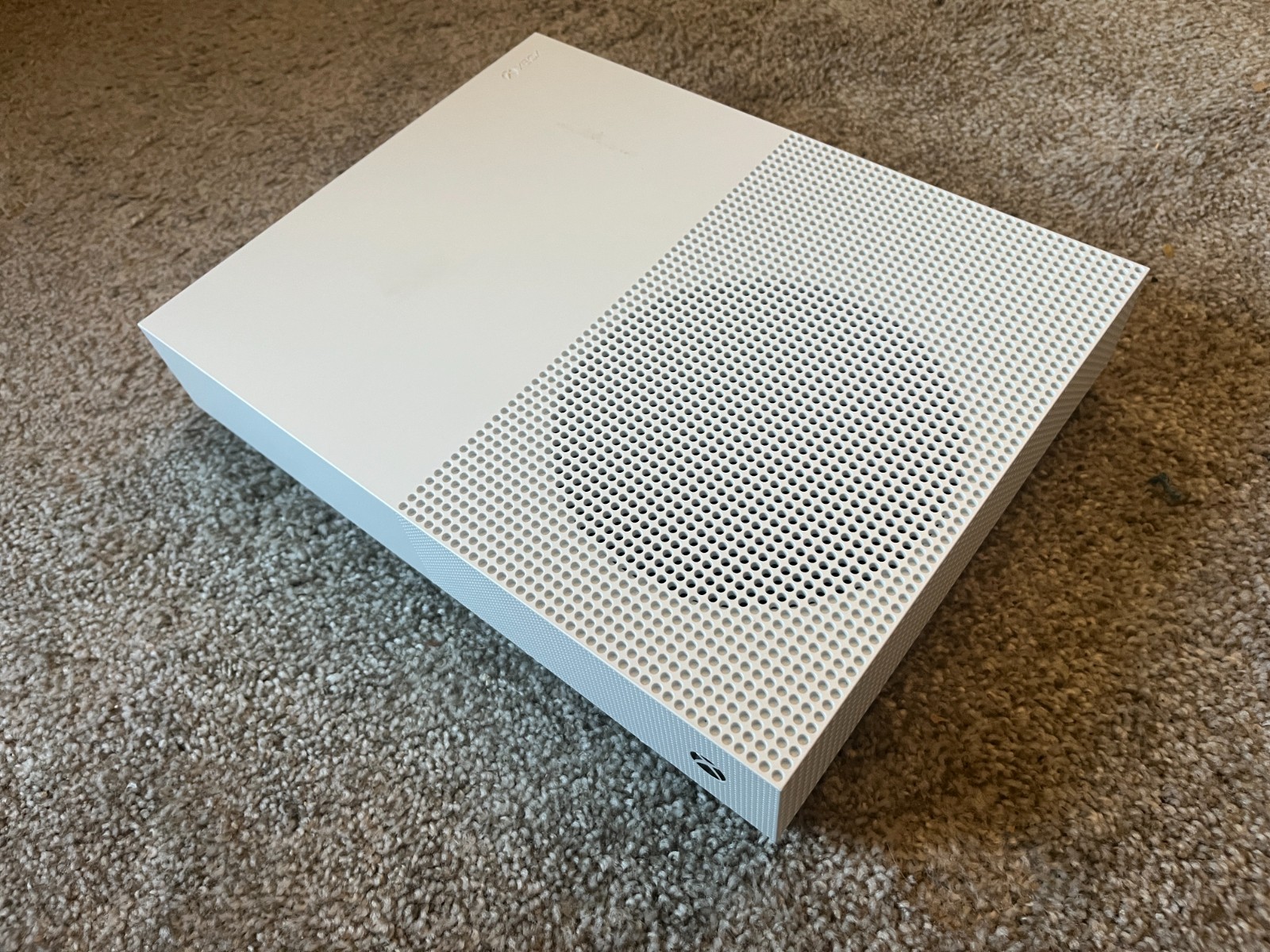 Xbox One S All‑Digital 1TB Console – Console Only Model 1681 Great Condition