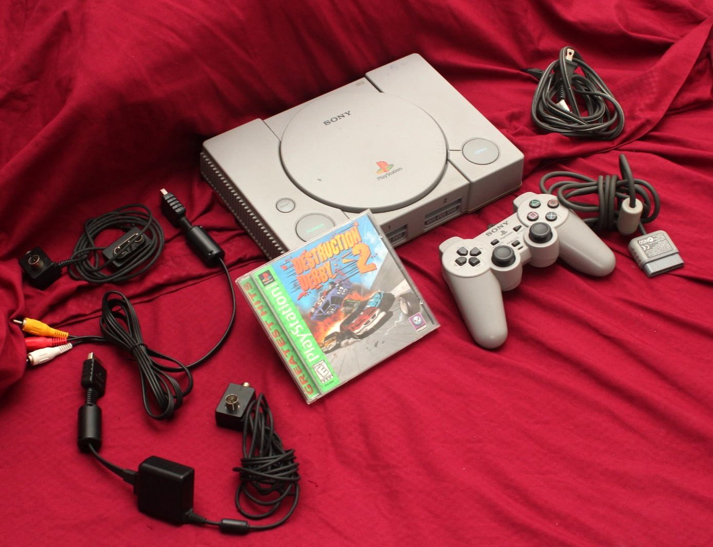 Sony PS1 Model SCPH-1001 Console RCA Ports CD Audio w/Game (Tested)