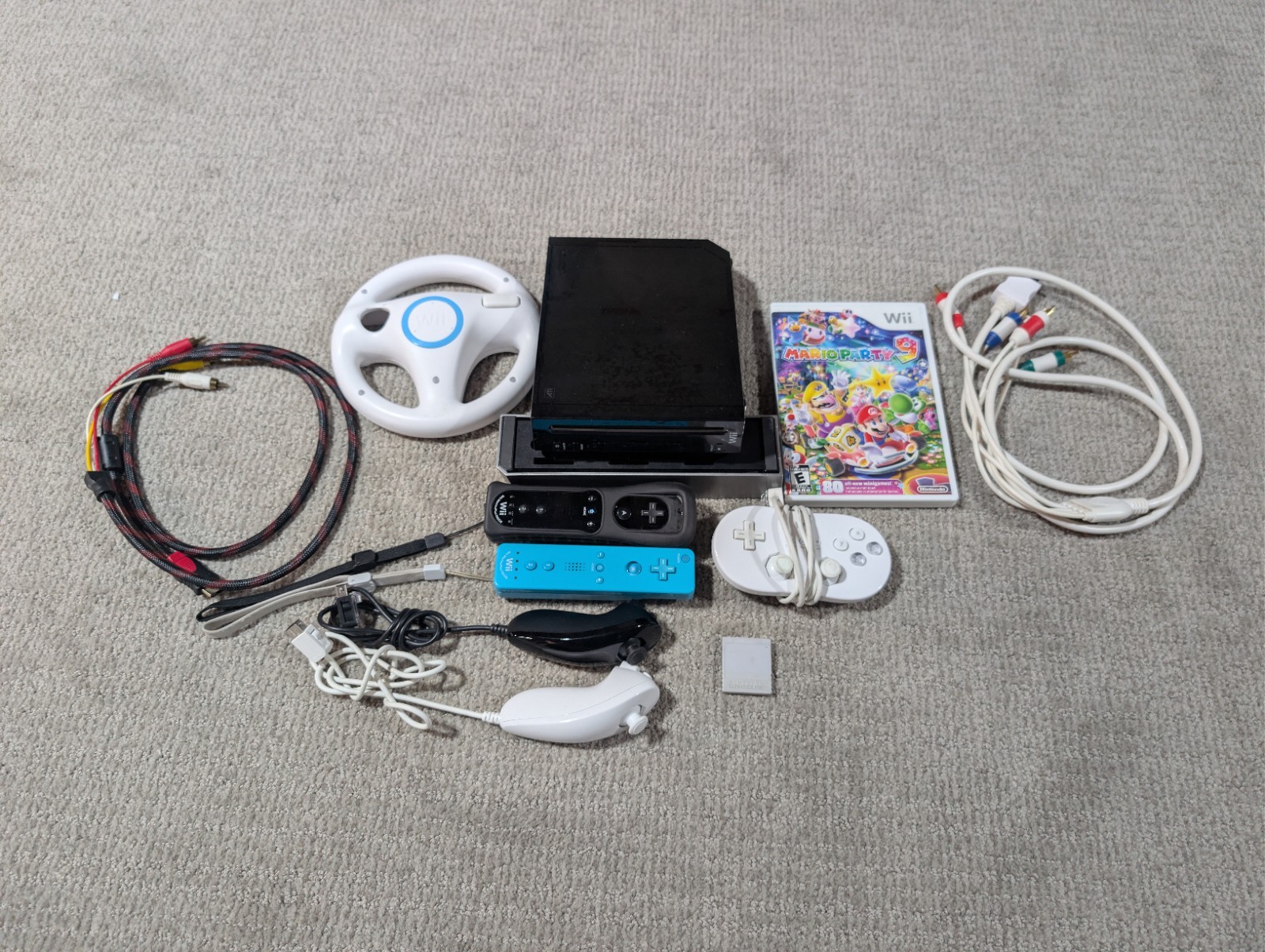 Nintendo Wii Console Bundle w/ Mario Party 9, 2 Wiimotes, GC Card Tested