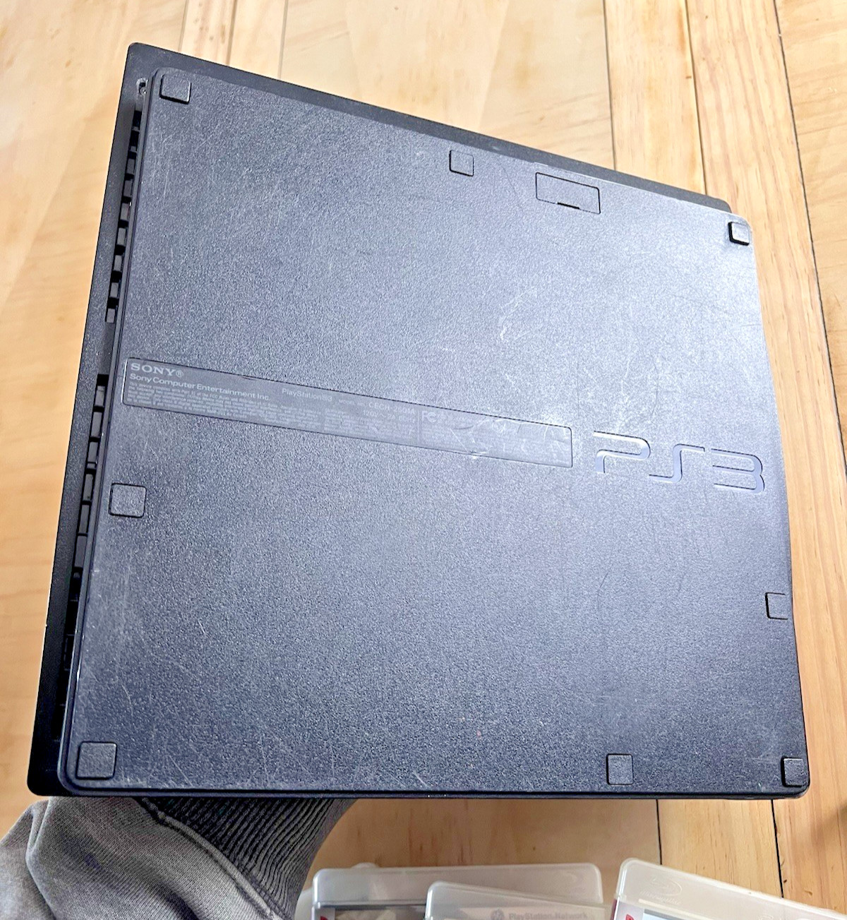 Sony PS3 Slim 320gb Console Bundle W/ Controller plus 6 Games