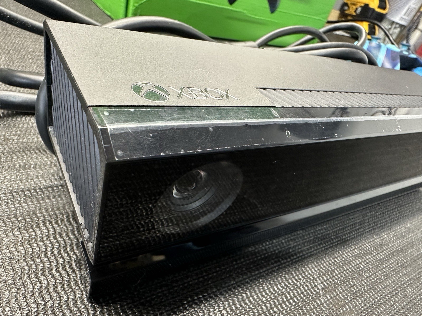 Microsoft Xbox One Intern Signature 2014 500gb Kinect Wireless Control RARE Ed!