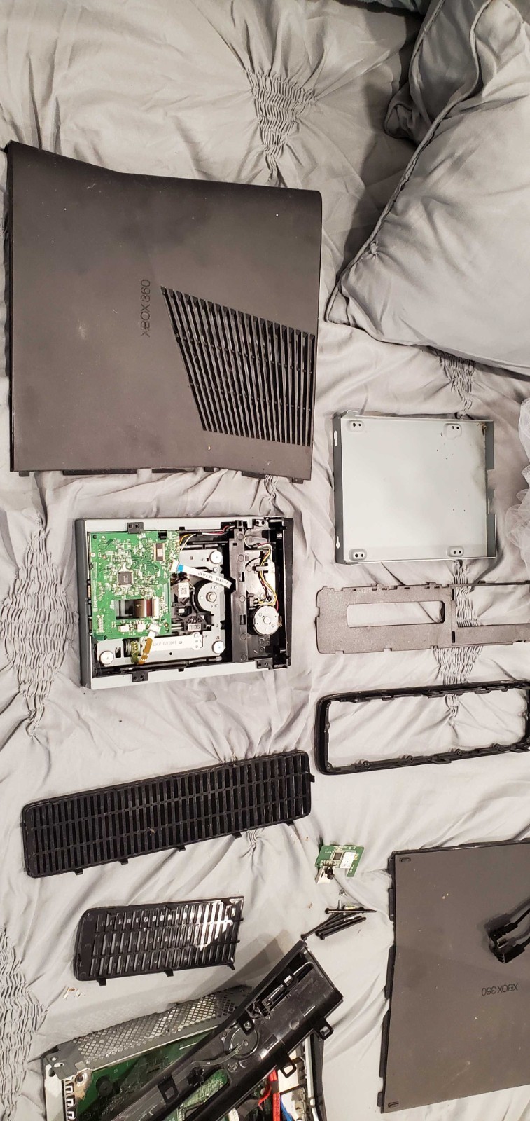 Microsoft Xbox 360 Console 4GB Black SOLD AS IS FOR PARTS/REPAIR