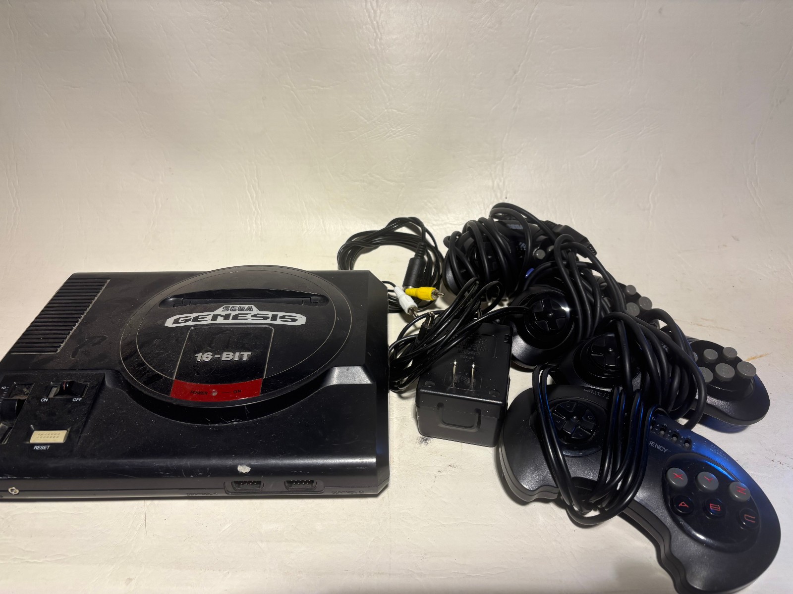 Sega Genesis Original Model 1601 – With Cords and Controllers
