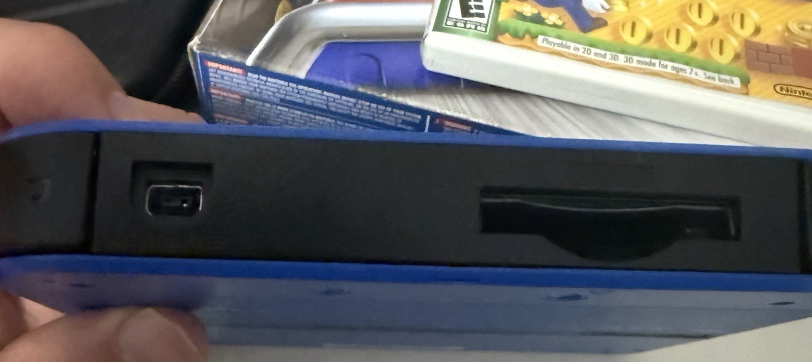 Original 2DS Blue Console with box and charger + 3 games & Carrying Case