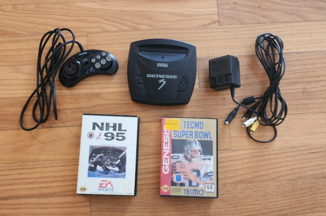 SEGA Genesis 3 Console, Controller, AC Adapter, AV Cable, 2 games Tested Working
