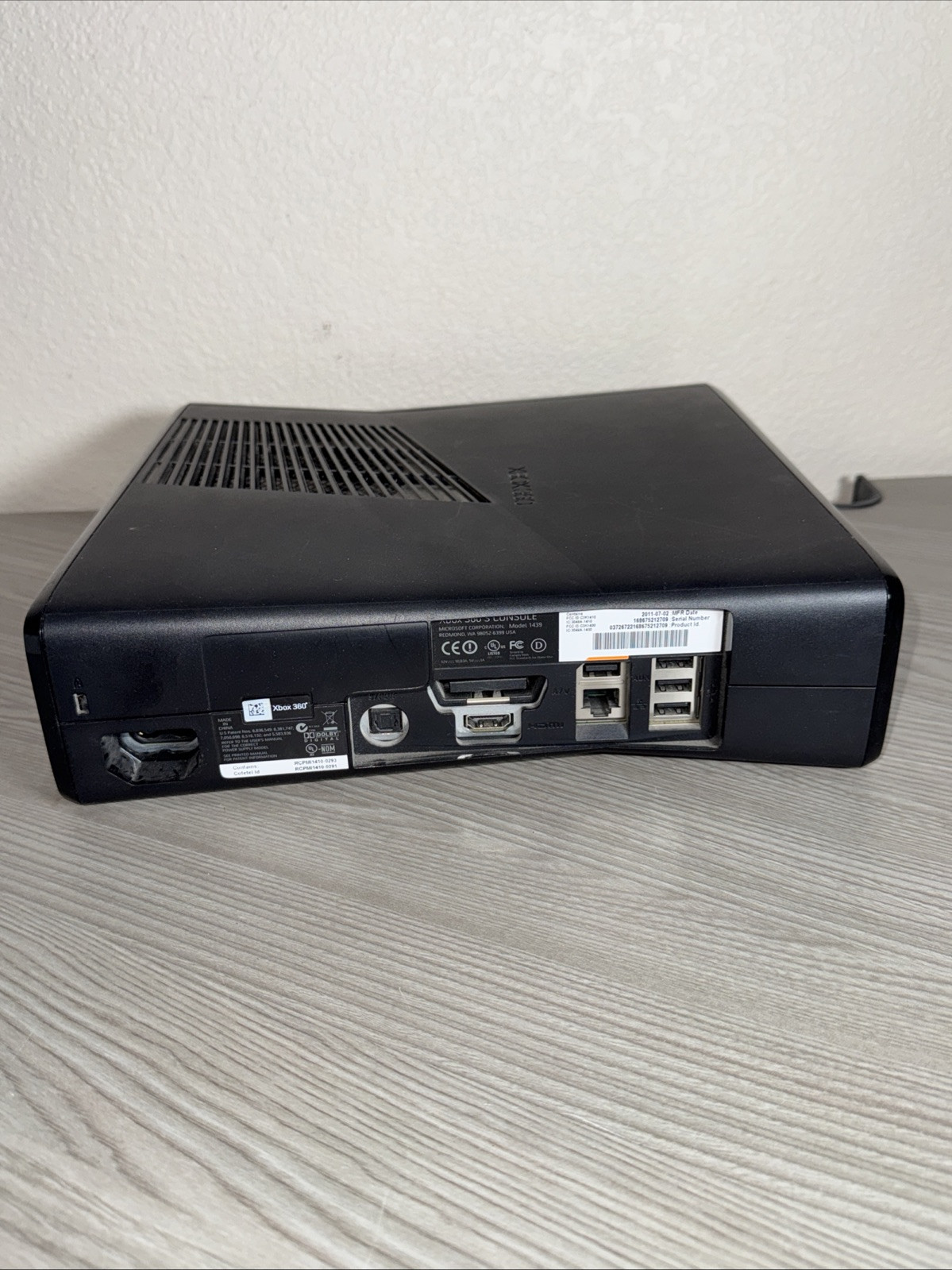 Xbox 360 S Slim Black Console Only Model 1439 For Parts Or Repair Red Ring
