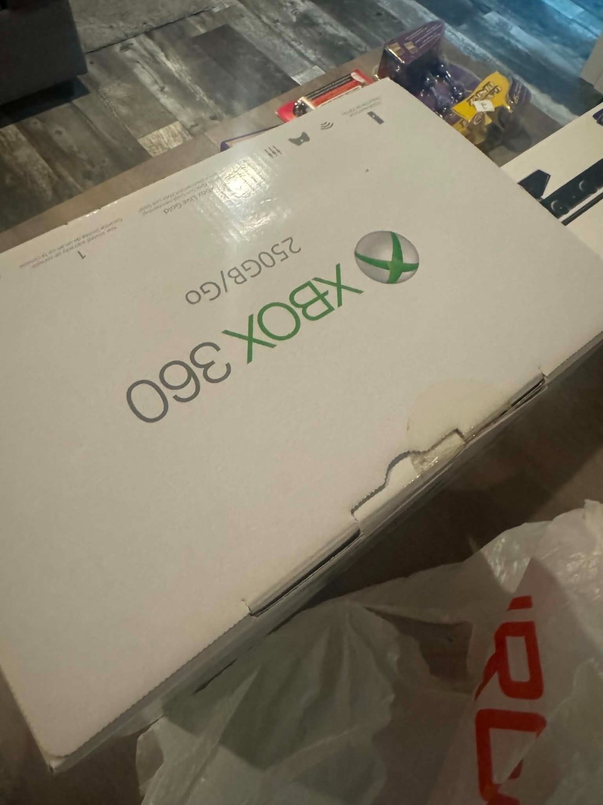 Xbox 360 E 250 Go BRAND NEW BOX OPEN # 1538 COLLECTOR ITEM EN/FR