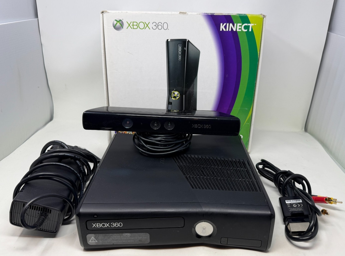Microsoft Xbox 360 S Console Bundle 2 Controllers Kinect Call of Duty FIFA 17