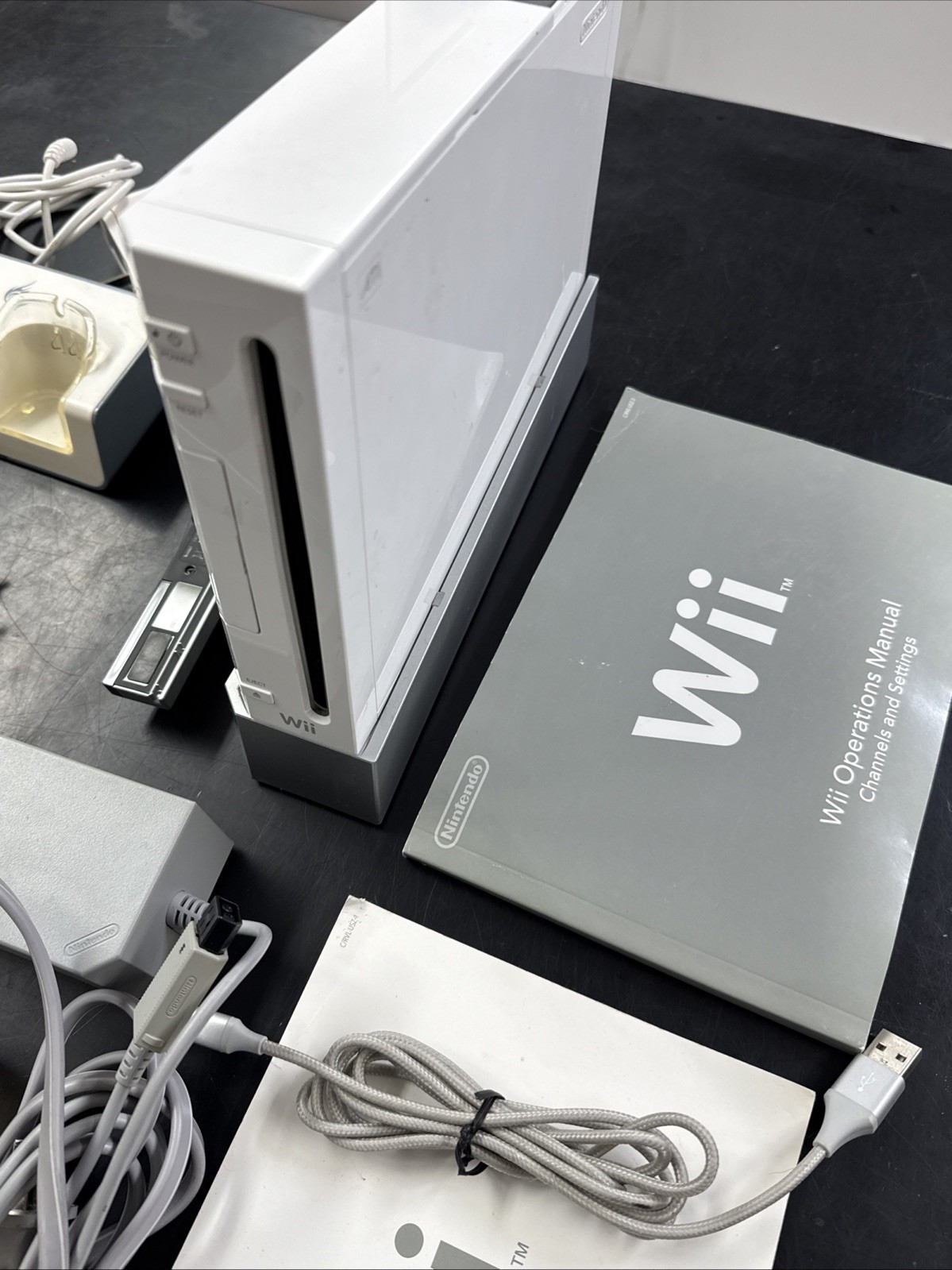 2006 Nintendo Wii Home Console (RVL-001) Composite RCA UNTESTED No Wii Motes B38
