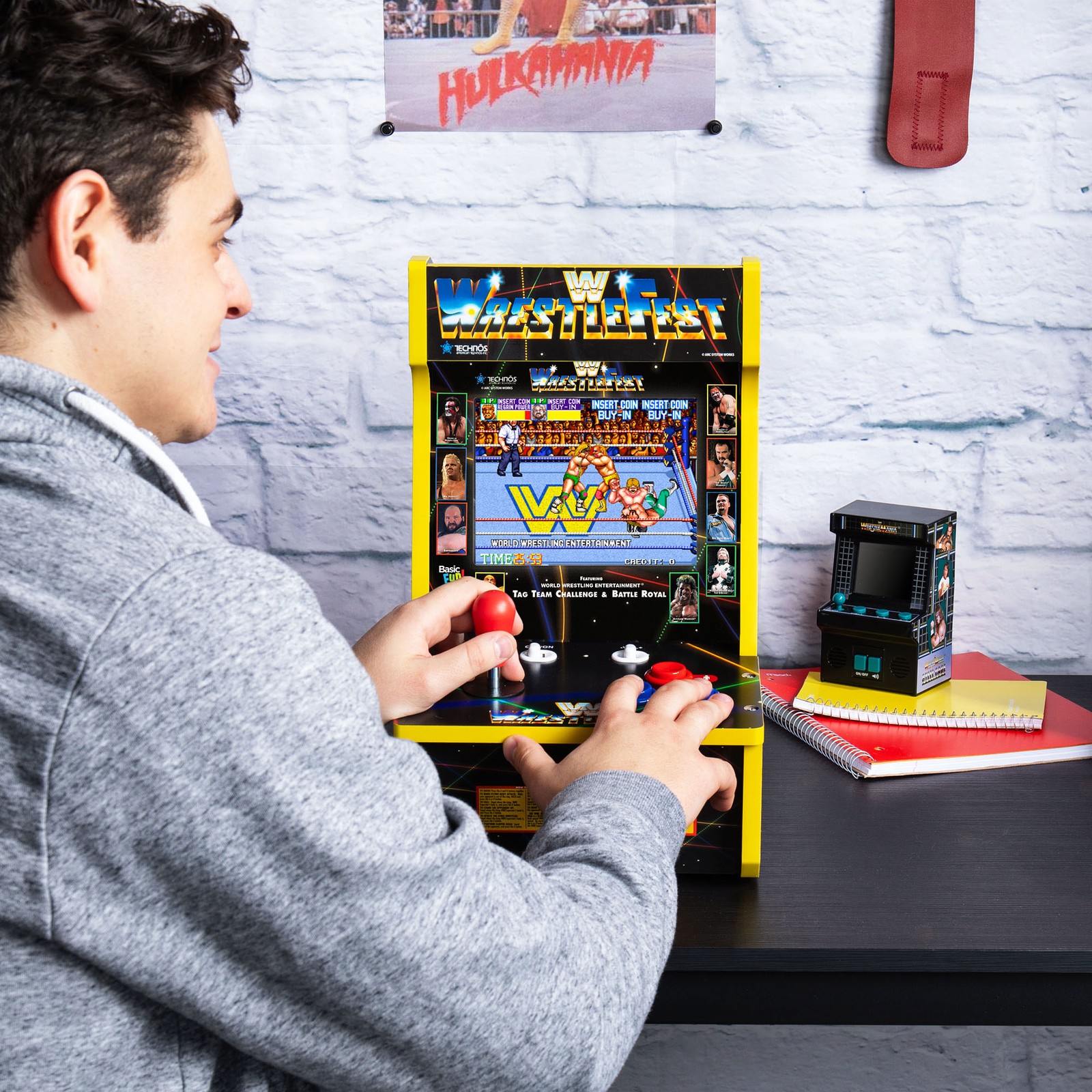 Arcade Classics WWE Counter Series Game with 8″ Liquid Crystal Screen & 4 Games