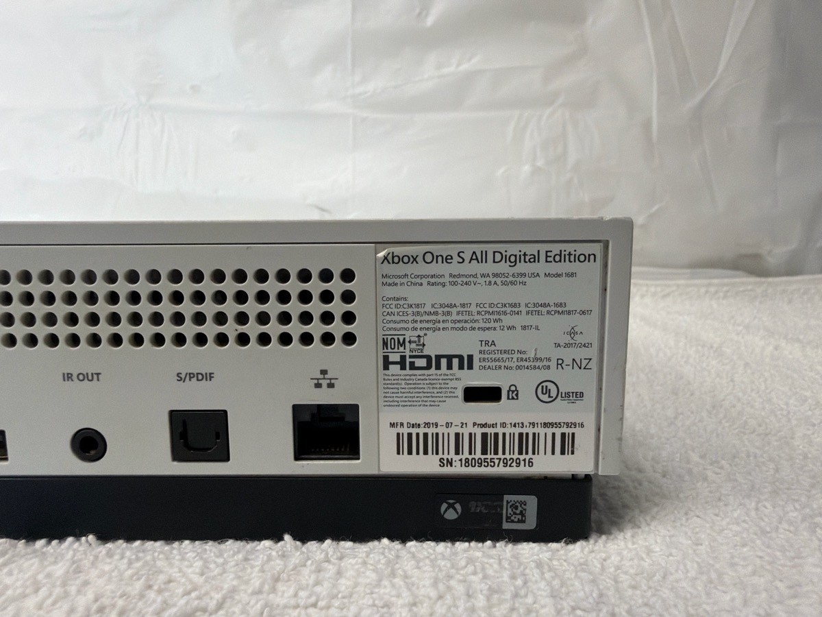 PRE OWNED MICROSOFT XBOX ONE S – CONSOLE – ALL-DIGITAL EDITION – 1TB (P23016500)