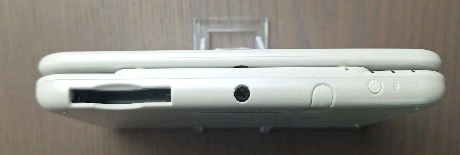 New Nintendo 3DS XL Pearl White | Charger + 32GB SD Card | REGION FREE