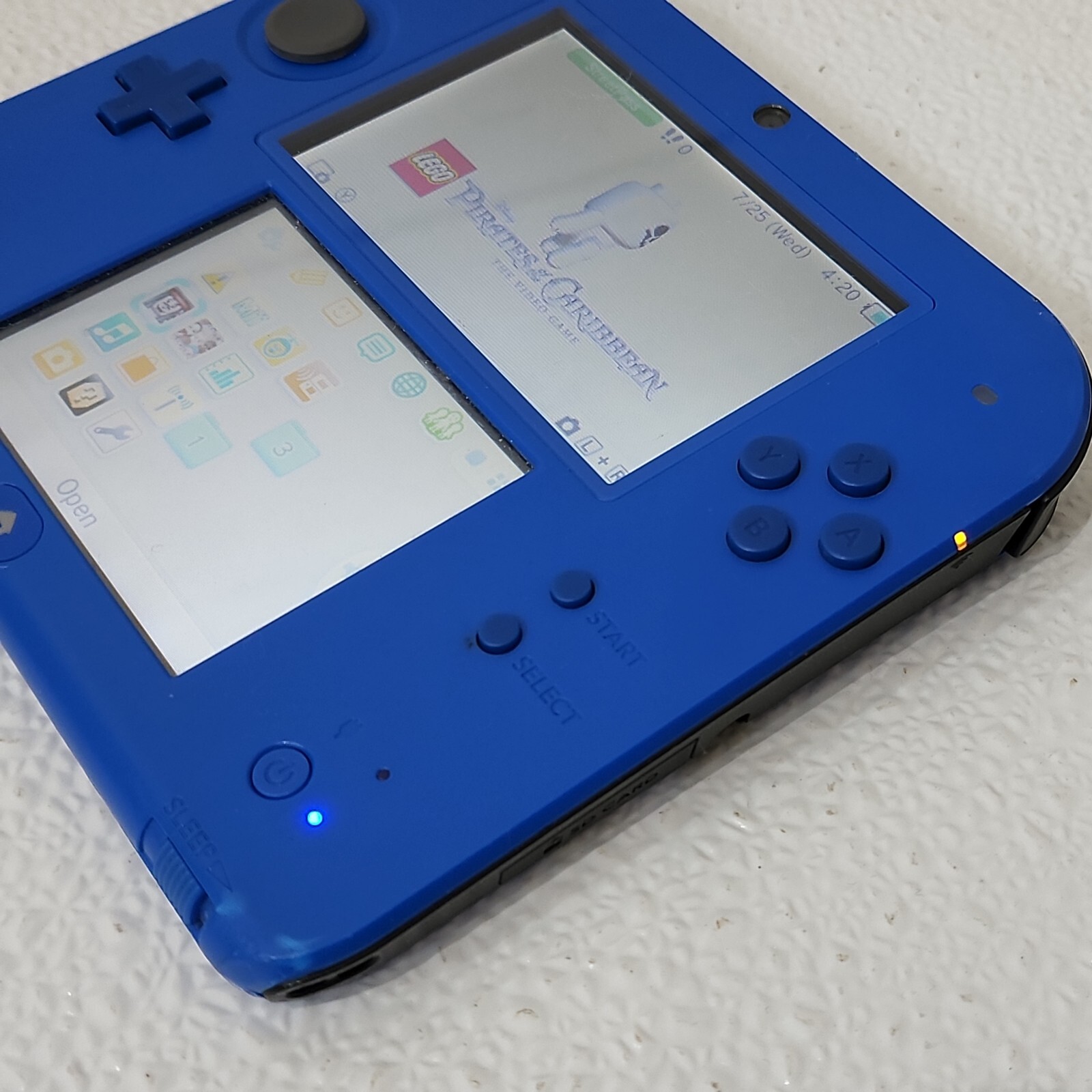 Nintendo 2DS Handheld Console Black/Blue Bundle +Charger, Stylus, 4 Games TESTED