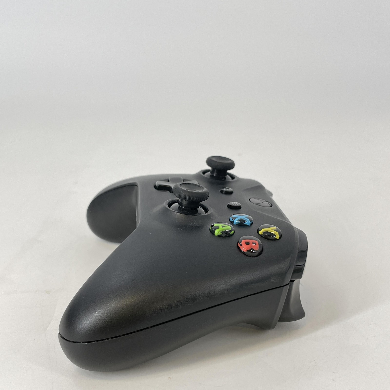 Microsoft Xbox One X Console Black 1TB – Good w/ Internal Rattling Noise