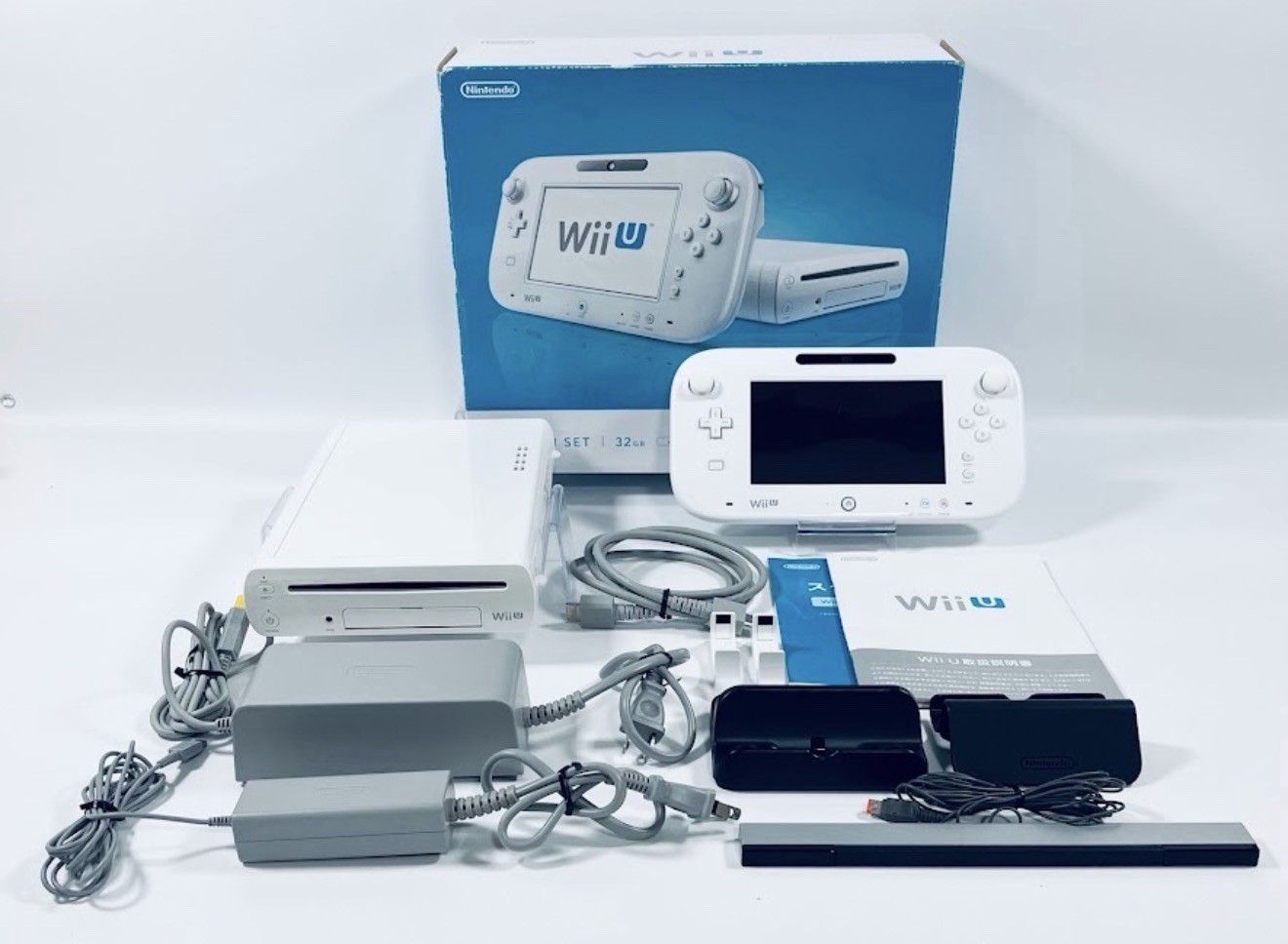 Nintendo Wii U Console White 32GB Premium Set Boxed GamePad Tested Working　JP