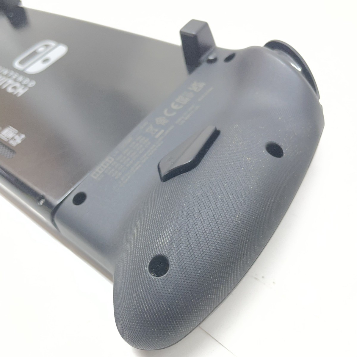 NINTENDO SWITCH CONSOLE WITH HORI SPLIT PAD CONTROLLER CHARGER (CMP124327)