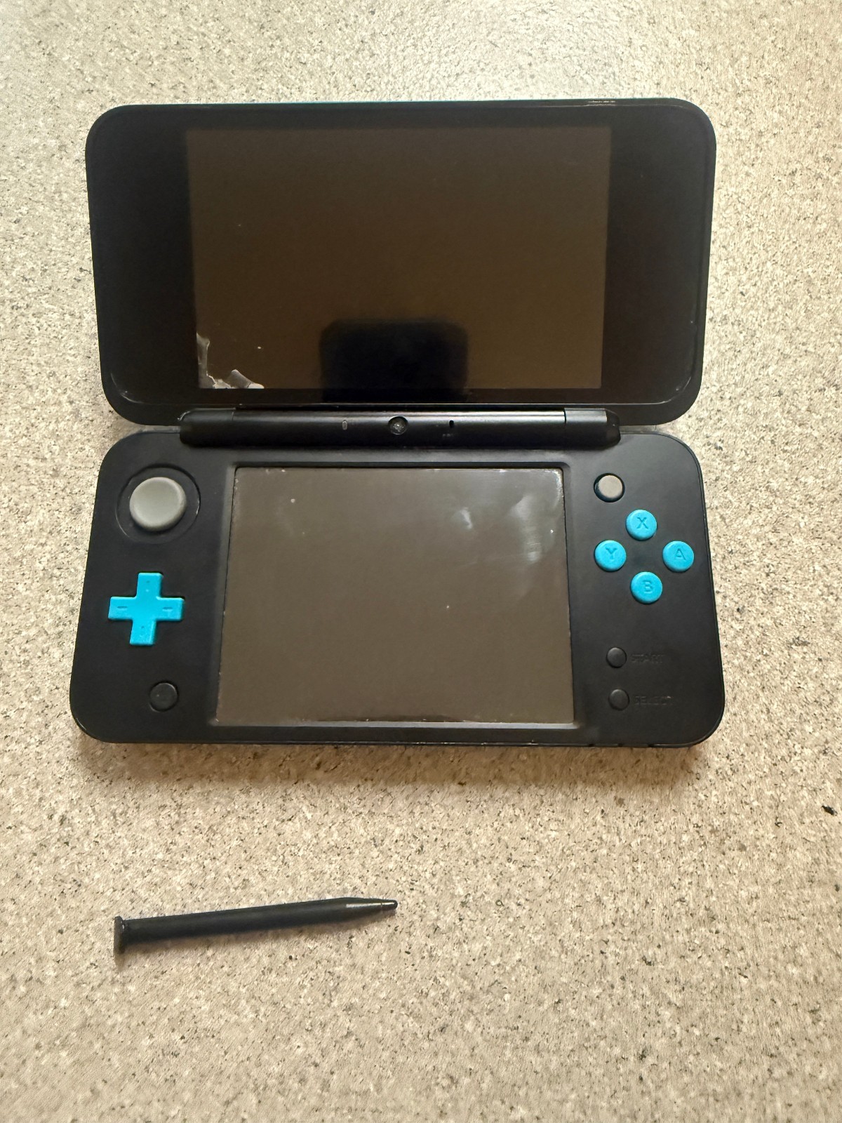 Nintendo 2DS XL Console – Black/Turquoise |PARTS OR REPAIR | TOP SCREEN ISSUE