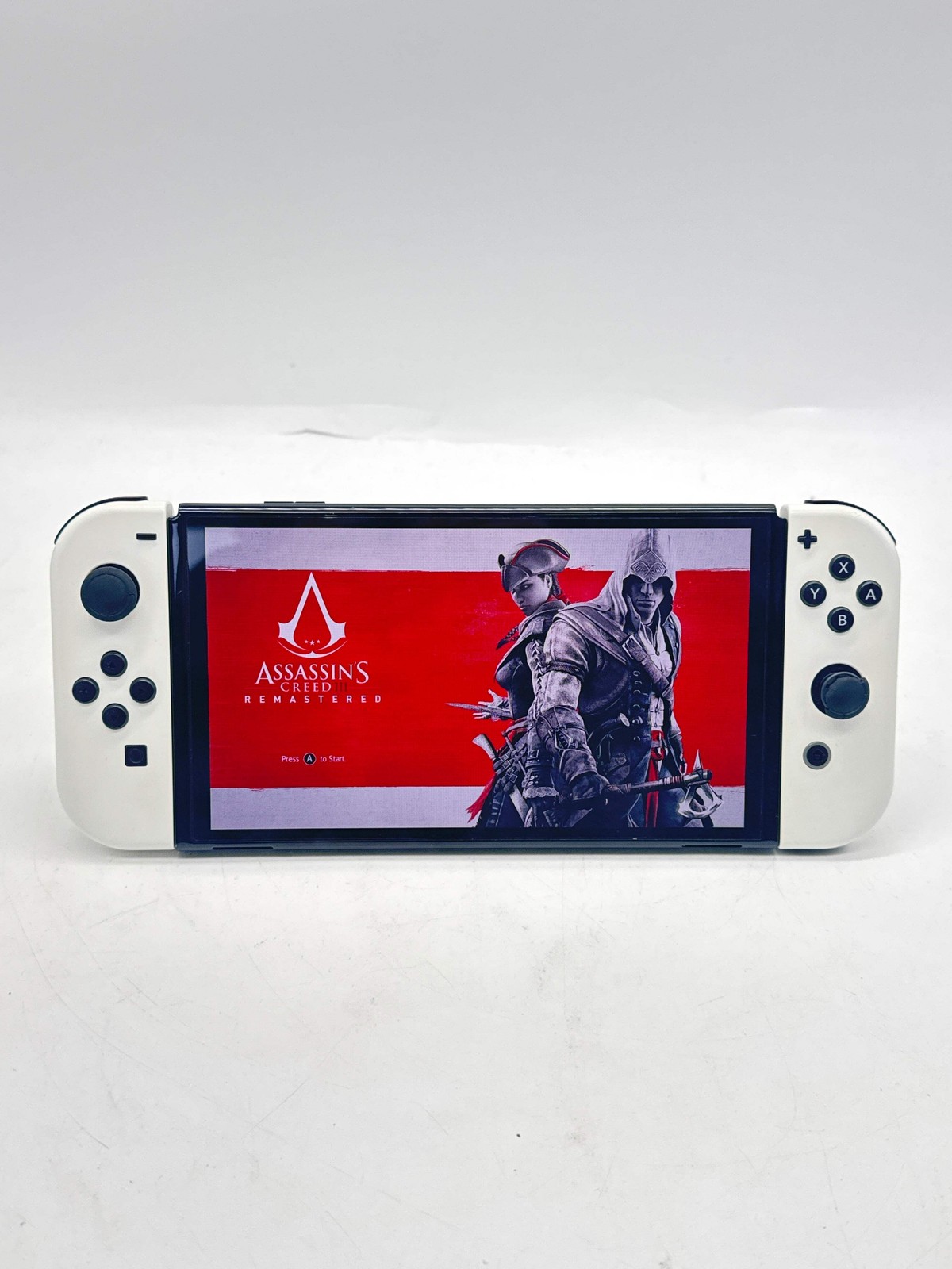 Nintendo Switch OLED HEG-001 64GB w/ White Joy-Cons Used