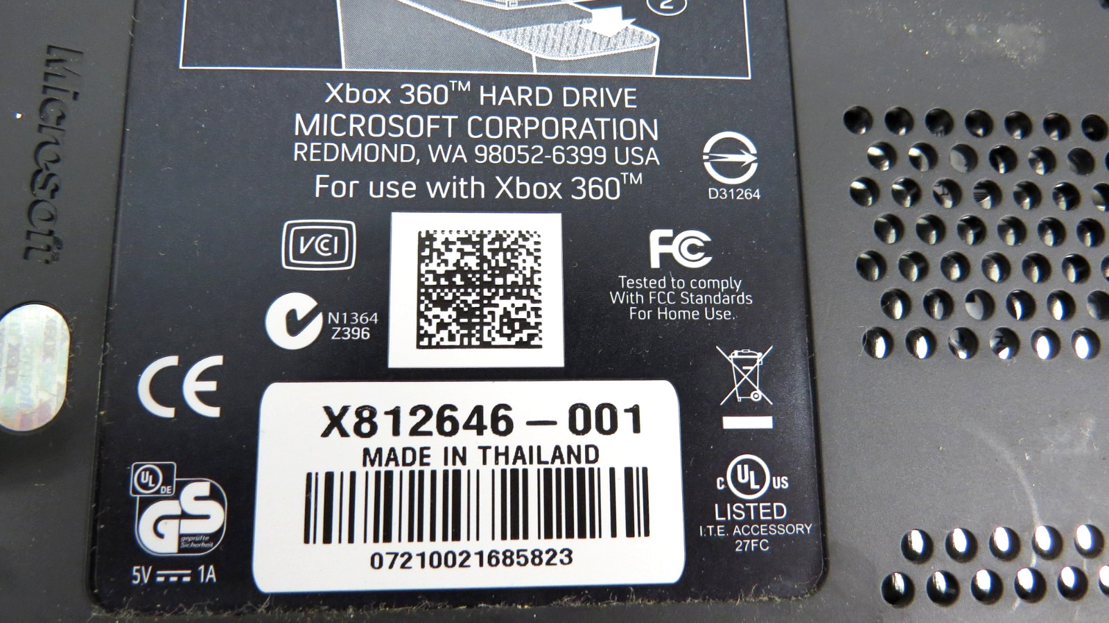 Microsoft Xbox 360 ELITE Original Console 120GB Hard Drive W/Accessories