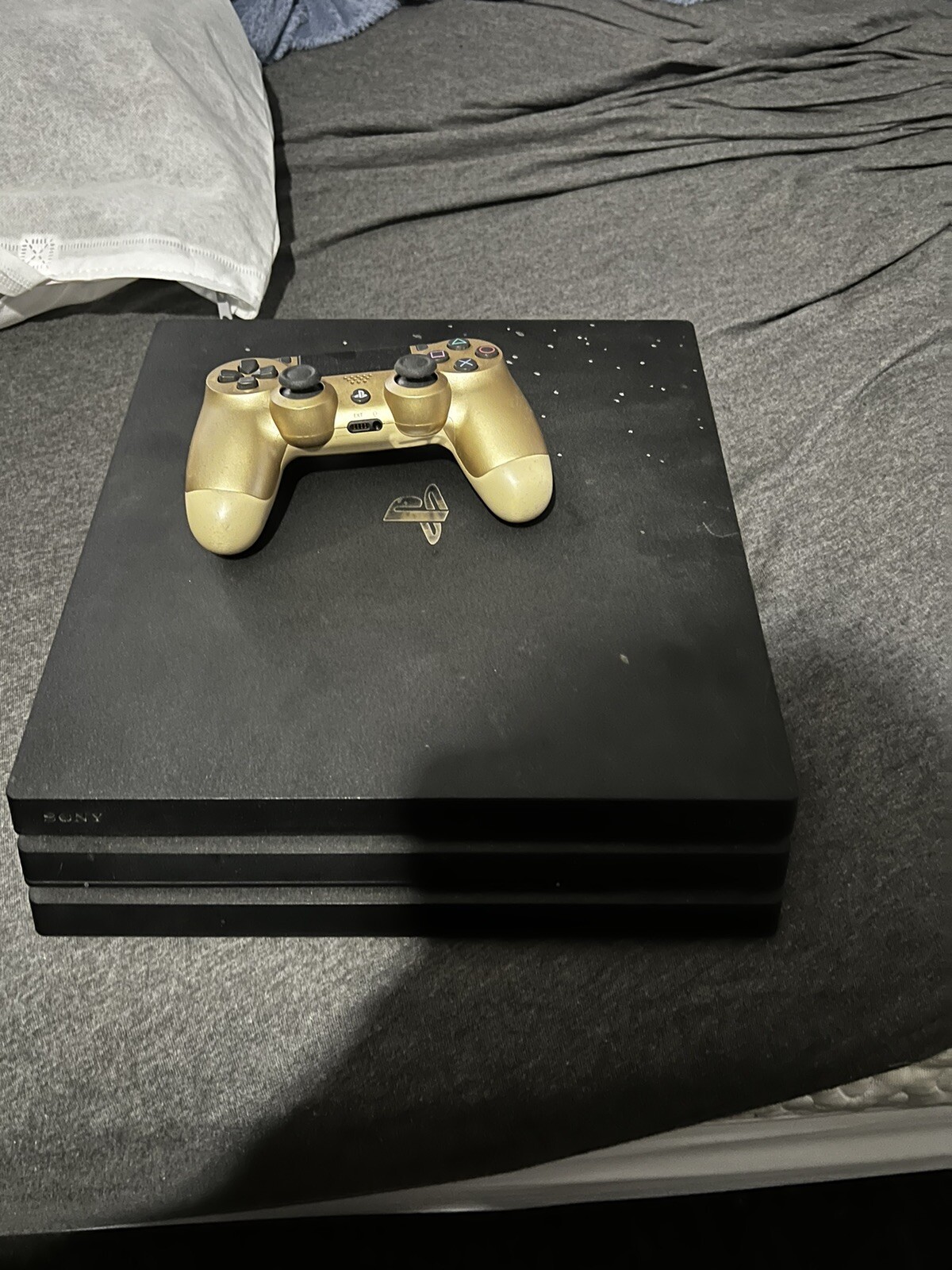 Sony PlayStation 4 PS4 Pro (Sony PlayStation 4, 2019)