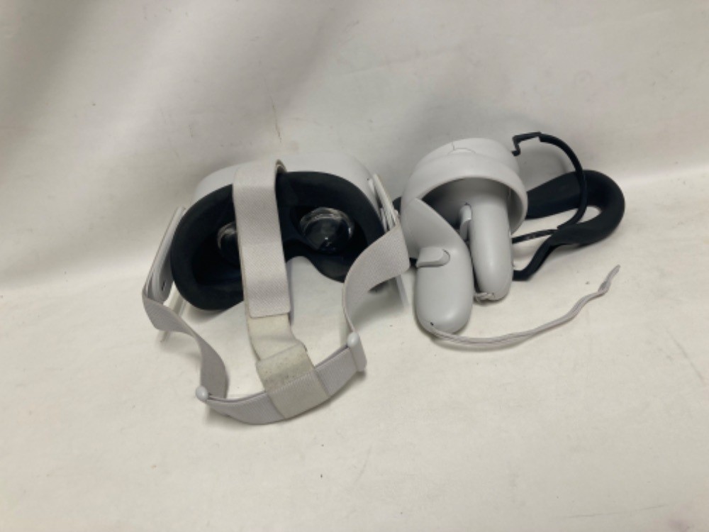 META QUEST KW49CM 128GB VIRTUAL CAMING SYSTEM