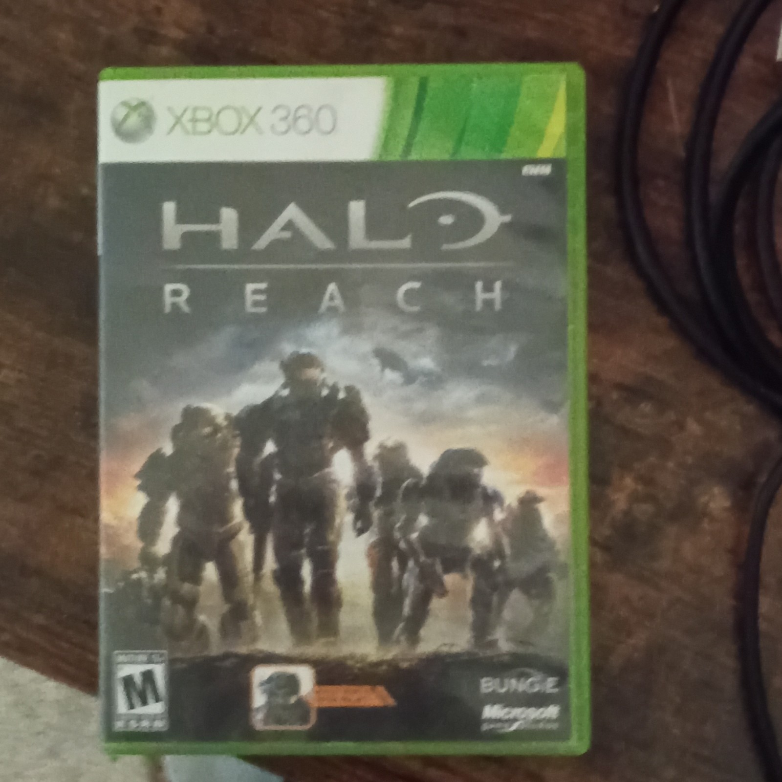 Microsoft Xbox 360 S 4GB Model, red, Controllers + 2 Games