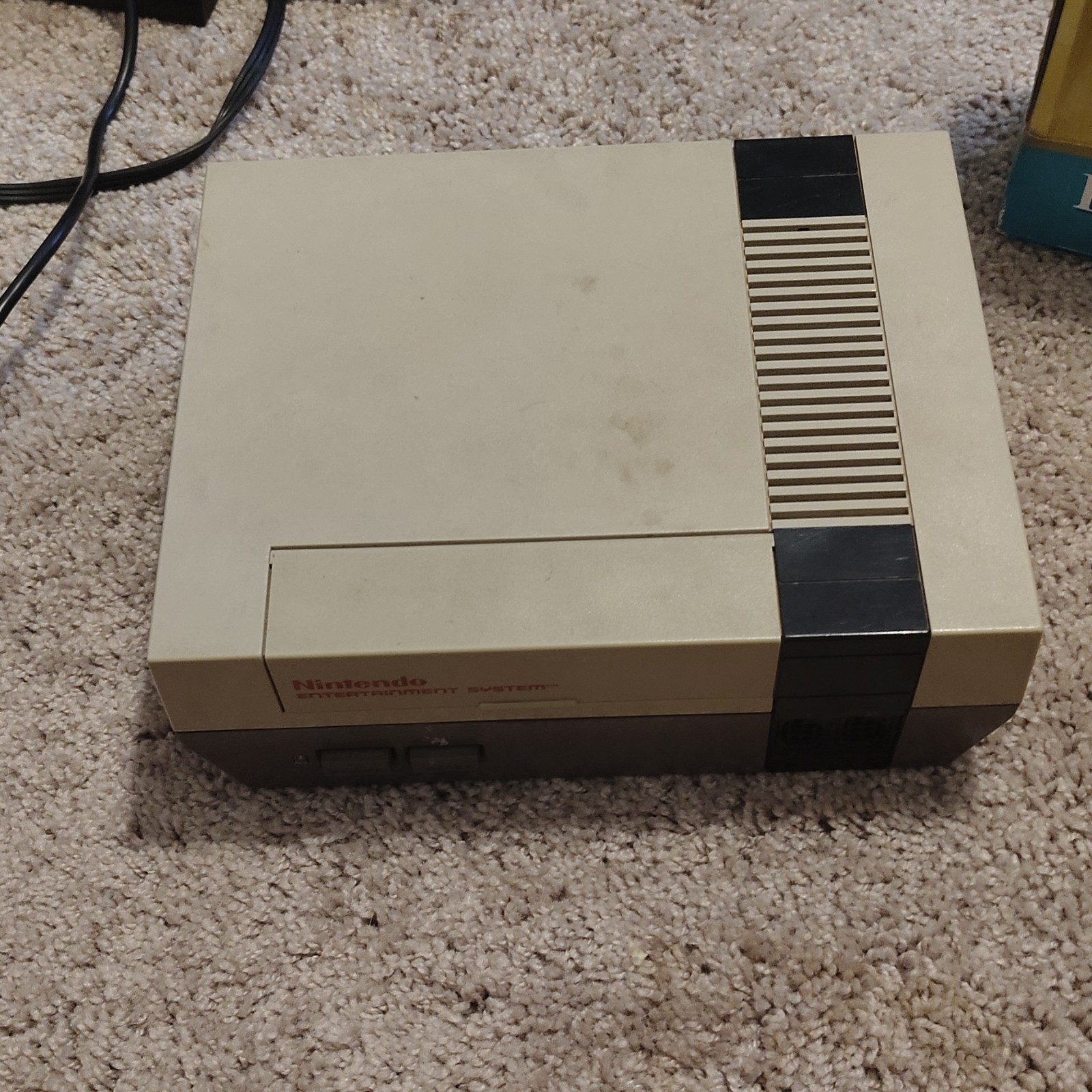 Nintendo Nintendo Entertainment System NES-001 Console Gray/Beige NTSC-U/C 1985