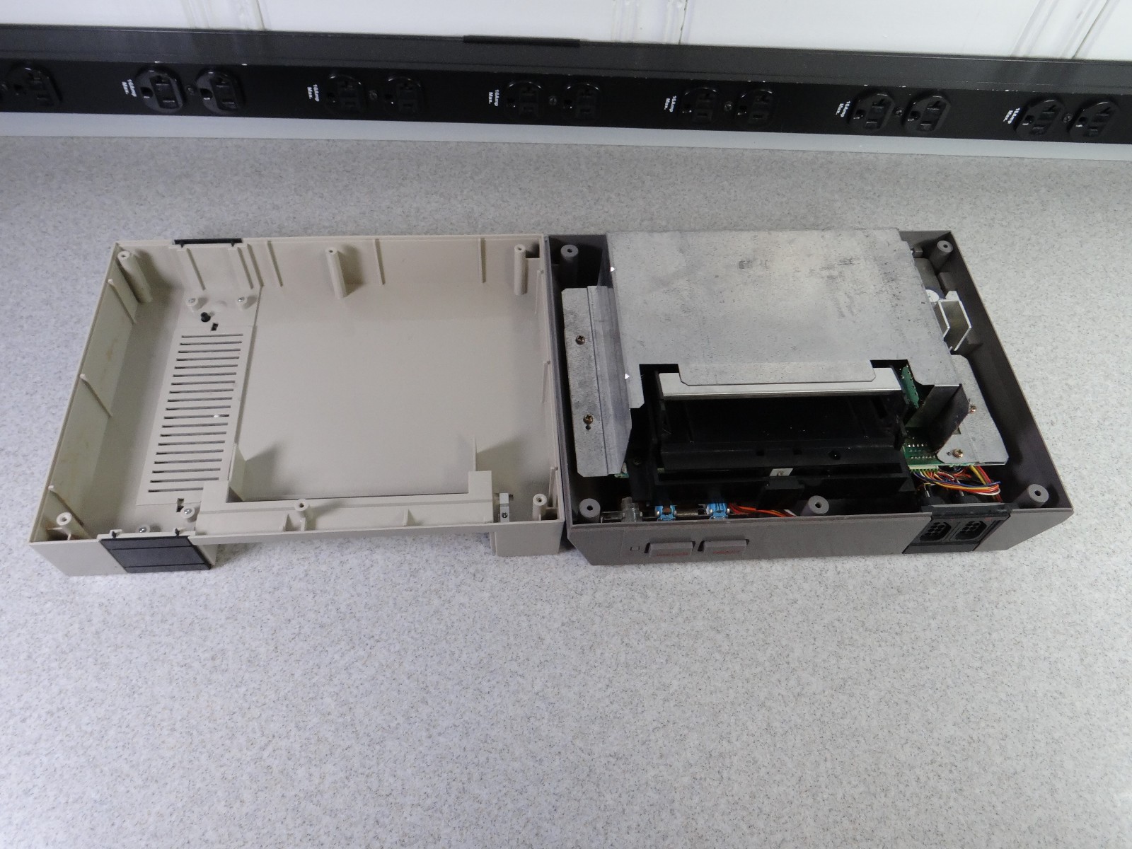 Nintendo Entertainment System Console Only – (NES, 1983) [PARTS OR REPAIR]