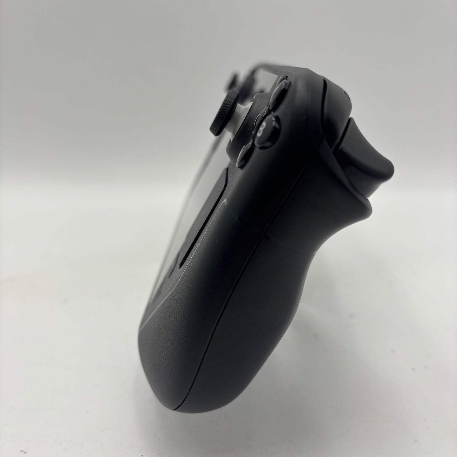 Valve Steam Deck 7″ AMD 7nm Ryzen APU 16GB RAM 64GB Black 1010