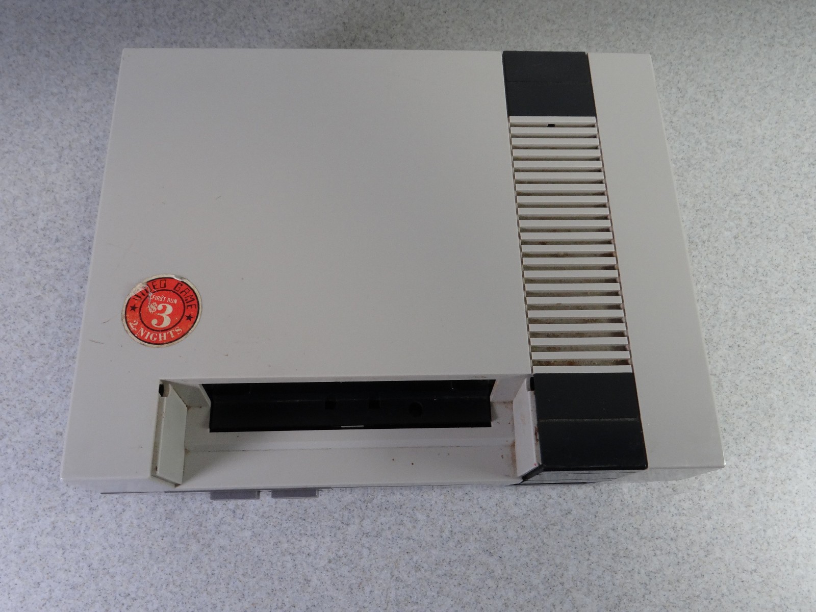 Nintendo Entertainment System Console Only – (NES, 1983) [PARTS OR REPAIR]