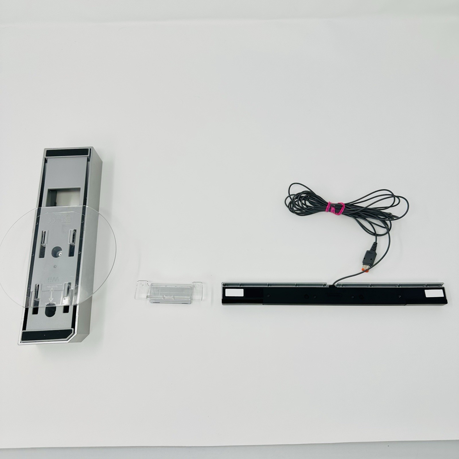Nintendo Wii Console Bundle RVL-001 Mario Kart Smash Bros 4 Motion Plus 2 Pro