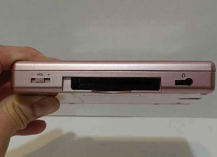 Nintendo DS Lite HandHeld System DS Lite HandHeld Console ORIGINAL Metallic Rose