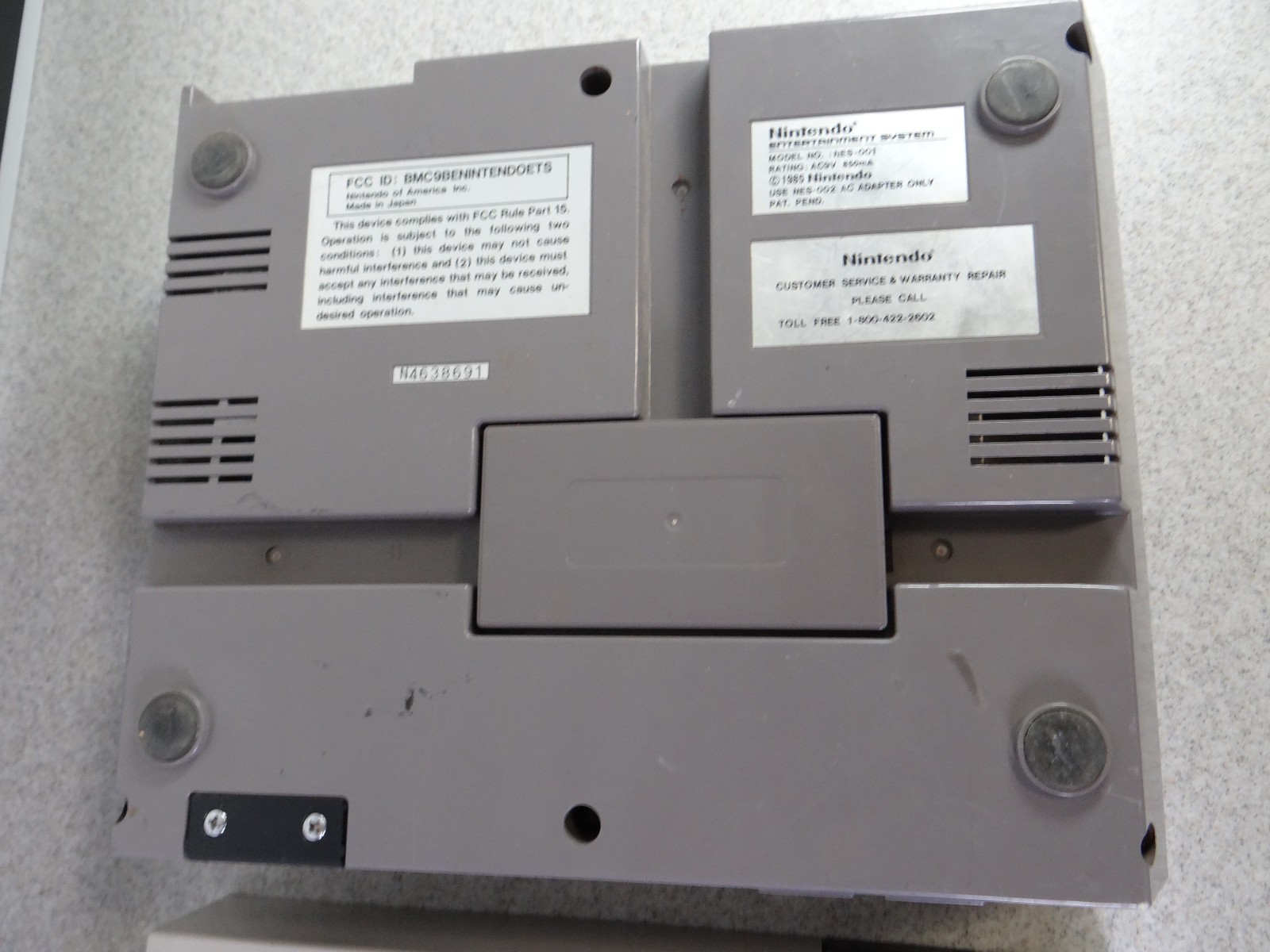 Nintendo Entertainment System Console Only – (NES, 1983) [PARTS OR REPAIR]