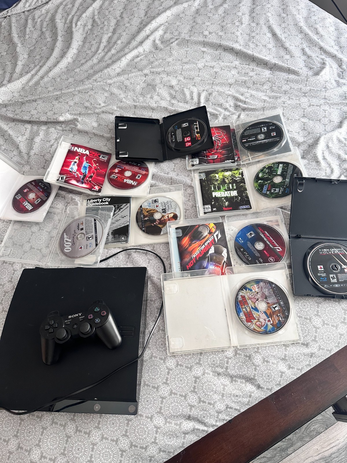 Sony PlayStation 3 Slim 120GB Console – Black | CONTROLLER & PS3 GAMES TESTED